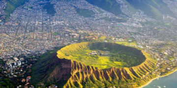 LOCUITORII DIN HAWAII, ANUNȚAȚI CĂ SUNT ATACAȚI CU RACHETE NUCLEARE