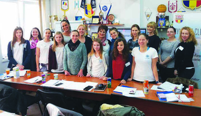 PRIMUL CURS PENTRU ANTRENORII DE ÎNOT SINCRON DIN ROMÂNIA, GĂZDUIT DE TÂRGU-MUREȘ